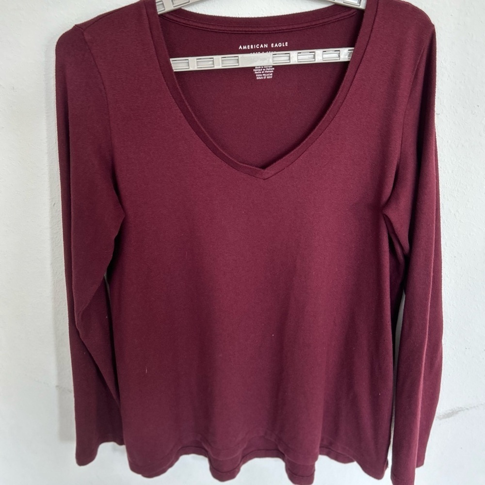 American Eagle Women’s Maroon Long Sleeve
Top

Size L